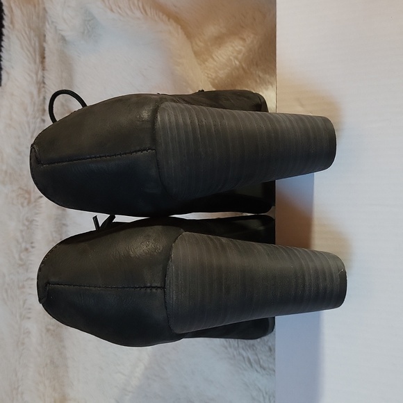 NWT! Black Leather High Heels with Fringe! Size 39! - Picture 9 of 13